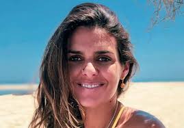 Maria isabel rebelo de couto cruz roseta (born 2 december 1981), who is known by the stage name cuca roseta, is a portuguese fado singer, composer, and model. Fadista Cuca Roseta Revela Segredo Para Entreter Filhos Em Casa