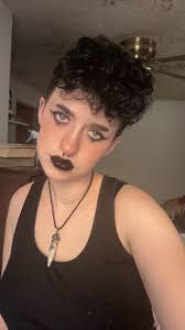 How to promote hair growth after bleaching and dyeing?