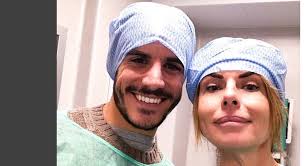 Paola perego è stata sposata con il calciatore andrea carnevale, conosciuto a metà degli anni ottanta. Paola Perego Nonna Sua Figlia Giulia E Mamma Tutti Pazzi Di Gioia Ultime Notizie Flash