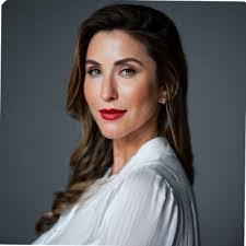 Erica Vigna's Instagram, Twitter & Facebook