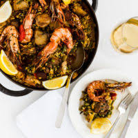 Spanish rice is a quick, delicious side dish that's as easy as cooking up a pot of rice in chicken broth, tomato sauce, and seasonings! Spanish Cooking Class Cookery School Central London