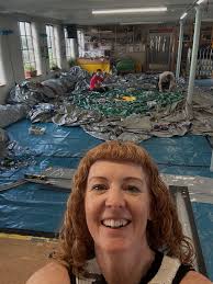 First night @lightnightleeds @universityofleeds install. Such a great turn  out and wonderful conversations!!! I am super impressed with the amazing  projects here in the university zone. Also the most wonderful stewards I