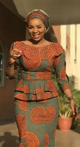 Nos coups de coeur sur les routes de france. Pin By Assoko Dorcas On Modeles De Taille Basse Traditional African Clothing African Fashion Women Clothing African Fashion Women