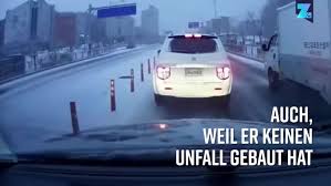 Lustige bilder und coole bilder! Kontrollverlust Minivan Aufs Glatteis Gefuhrt Wetter Com