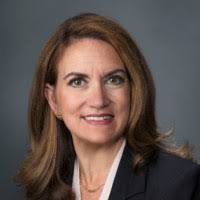 400+ profilů „Avers“