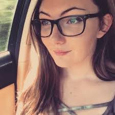 Amber Desmond's Instagram, Twitter & Facebook