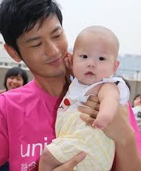 Huynh Xiaoming welcomed her 2nd daughter with her new love Ye Kha?