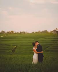 Prewedding story for @ratihdewantii + @bobbyatma rasa lelah yang sudah terbayarkan untuk menggapai puncak brush by @mylemakeupart team/… gambar ditemukan oleh amra_muhovic314159265. 8 Ide Pre Wedding Berlatar Sawah Nuansa Alam Menyegarkan Pas Buat Pose Mesra Sama Pasangan