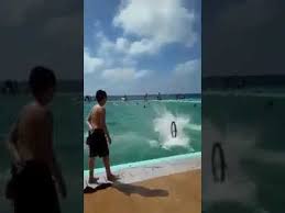 Il Plonge Avec Son Velo Dans Une Piscine De Rabat Youtube