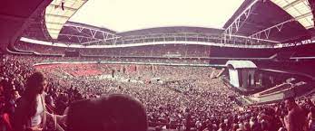 Eminem setlist at wembley stadium, london, england. Danielle Peazer On Twitter Will The Real Slimshady Please Stand Up Eminem At Wembley Stadium For My Friday Night Plans Http T Co Wkobjlok9o