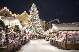 A casa di babbo natale shared a product. I Migliori Mercatini Di Natale Enogastronomici In Italia Informacibo
