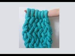 Arm knitting is all the rage right now, and whether you knit or not it is something that everyone can pick up and learn quickly! Arm Knitting Through The Back Loop Tutorial Youtube