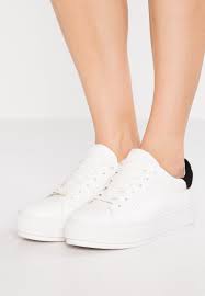 Discover trendy sneakers, showstopping crossbody bags, and. Kurt Geiger London Laney Trainers White Zalando De