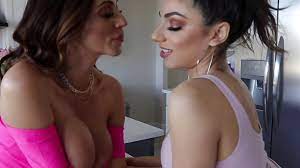 Flower my holes w Ariella Ferrera by Darcie Dolce | Faphouse