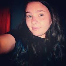 Leann Poole's Instagram, Twitter & Facebook