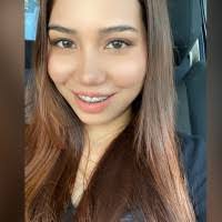 Sarah Halliburton's Instagram, Twitter & Facebook