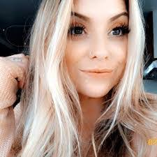 Krystal Reeves's Instagram, Twitter & Facebook