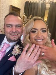 It's been a bumper roller coaster of 3 back to back weddings this past  weekend and itching to get sharing all the amazing images I've captured of  my wonderful gorgeous couples! First