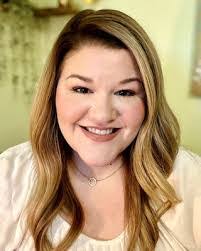 Danielle Kuykendall's Instagram, Twitter & Facebook