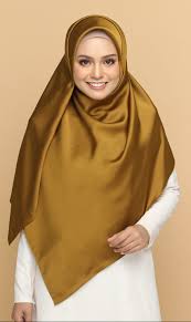Tudung muslimah pelbagai jenis dari instant, double loop, bawal, satin, labuh dan banyak lagi. Azraa Square Satin Scarf Gold Mustard L Tudung Bawal Lunalulu