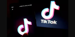 Jun 06, 2021 · ini berawal dari video viral yang memperlihatkan kedekatan antara andre taulany dan ayu ting ting yang diunggah akun tiktok @slidegossipchannel pada 29 mei 2021 lalu. Tiktok Bakal Blokir Remaja Bawah 16 Tahun Untuk Gunakan Fitur Dm Merdeka Com
