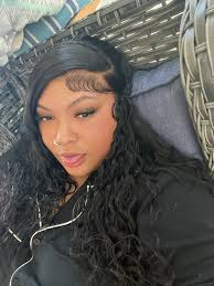 Hey BLOOMS! Lemme know your age, your bias and where you live. I'm 23 yrs  old, Mikha and Sheena-biased. BLOOM from Las Piñas City. How about you?