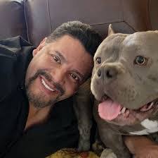 Albert Barragan's Instagram, Twitter & Facebook