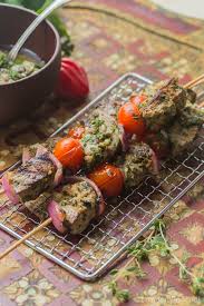 Brochettes D Agneau Marinees Sauce Chimichurri Recette Brochette Agneau Idee Recette Barbecue Brochette