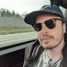 Brent Samson's Instagram, Twitter & Facebook