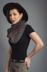 Little Lola Free Knitting Patterns For Women Cowl Knitting Pattern Outfit Combinations