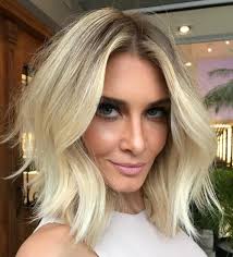 It is a much deserved recognition because the style manages to be flattering for a variety of different face shapes, hair textures and complexions. 60 Super Chic Hairstyles For Long Faces To Break Up The Length