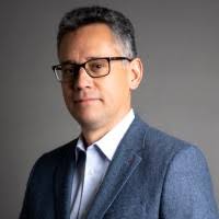 1200+ "Delfín" profiles