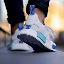 Kaufen sie noch heute bei withstylerun.com bei adidas nmd_r1 blau ein. Adidas Nmd R1 Runner W Ftwr White Blue Glow S75235 119 95 Inkl Mwst