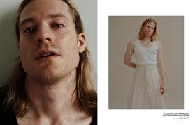 Sam Reid voor Schön! Magazine : r/InterviewVampire