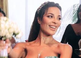 وأكدت نادين نجيم على علاقتها القوية بزوجها السابق هادي أسمر بعد الطلاق، وذلك بعد ان تزوجا عام 2012 واثمر هذا الزواج بانجاب ابنيهما هافن و جيوفاني، وكانت نادين نجيم قد كرمت أمس بمهرجان الفضائيات العربية بالقاهرة وذلك عن دورها في مسلسل خمسة ونص الذي عرض في موسم رمضان الماضي. Ø£ÙŠÙ† Ø²ÙˆØ¬ Ù†Ø§Ø¯ÙŠÙ† Ù†Ø³ÙŠØ¨ Ù†Ø¬ÙŠÙ… Ø¹Ø±Ø¨ÙŠ Ø¨Ø±Ø³