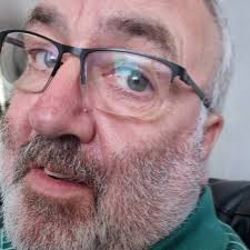 You look really fabulous, nice to see natural looks. 😀