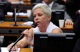 Listen to cristiane brasil | explore the largest community of artists, bands, podcasters and creators of music & audio. Ex Deputada Cristiane Brasil Se Apresenta Para Ser Presa No Rio A Gazeta
