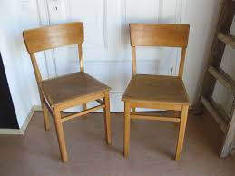 30er 40er Jahre Kuchenstuhle Mit Linoleum Sitzflache Holzstuhle Kuchenstuhle Stuhle