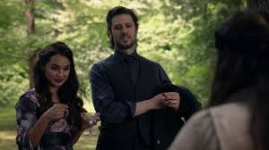 Alice quinn is a talented and natural magician whom quentin coldwater meets while attending brakebills. The Magicians Season 5 Episode 1 Eliot Waugh Margo Hanson S Time Dilemma Youtube