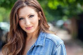 Amanda Brian's Instagram, Twitter & Facebook