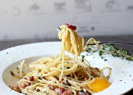 Traditional Creamy Spaghetti Carbonara Recipe Creamy Spaghetti Spaghetti Carbonara Italian Pasta Recipes