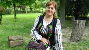 Folclor romanesc si muzica buna. Luciana Vaduva Colaj Video Din Album Patru Meri Cu Floare Alba Youtube