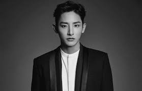 He debuted as a model in designer jung wook jun's lone costume fashion show in 2006. Lee Soo Hyuk Profile And Facts Updated