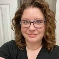 Leslie Walser's Instagram, Twitter & Facebook