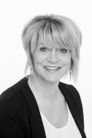 Joanne Gower's Instagram, Twitter & Facebook