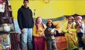 Arată ca la 20 de ani şi multă lume o confundă cu iubita fiului ei. Rifca Stanescu Cea Mai Tanara Bunica Qbebe Ro