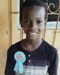 sending birthday greetings to this handsome boy 🥳🥳 may he live to see  many more 🤗🤗 njoy 😊 from his aunty Bubblez ❣️