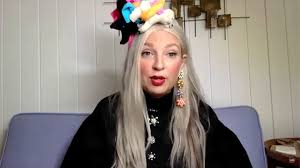 David guetta) ainsi que leur traduction sur paroles musique ! Sia Au Naturel Coiffee De Chaussettes Et Jouets Pour Chiens Annonce Une Possible Retraite