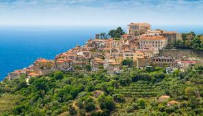 In early medieval times, the current frazione of licosa was a base of the saracens. Castellabate Mare Cosa Vedere E Hotel Consigliati Campania Info