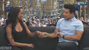 The two got engaged on the season finale on. The Bachelorette 2017 Why Rachel Lindsay Isn T Wearing Her Engagement Ring